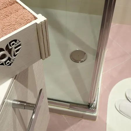 Alojamento de Acomodação e Pequeno-almoço L'angolino 4*